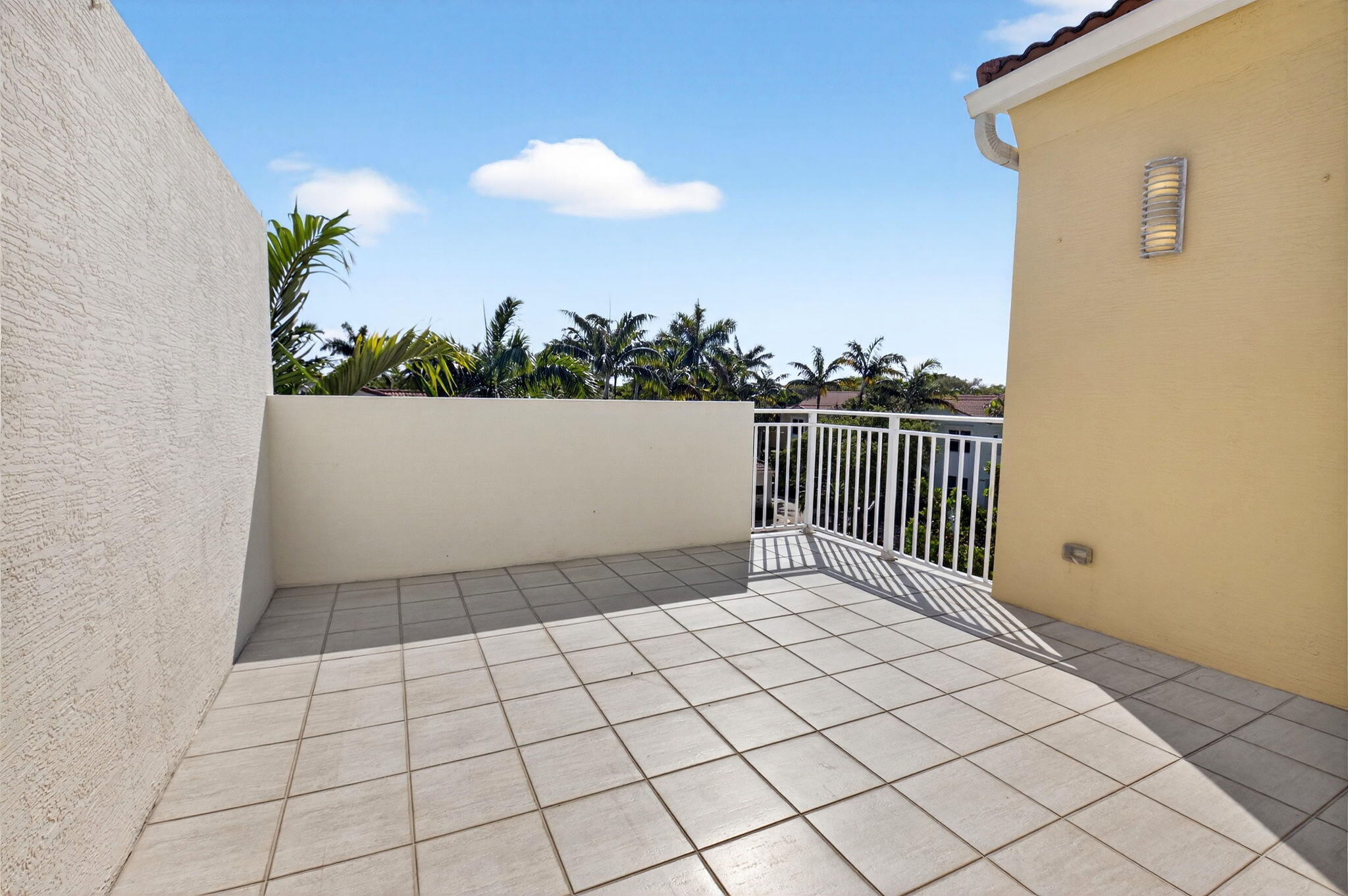 BLUE LAKE TOWNHOMES - Residential Lease