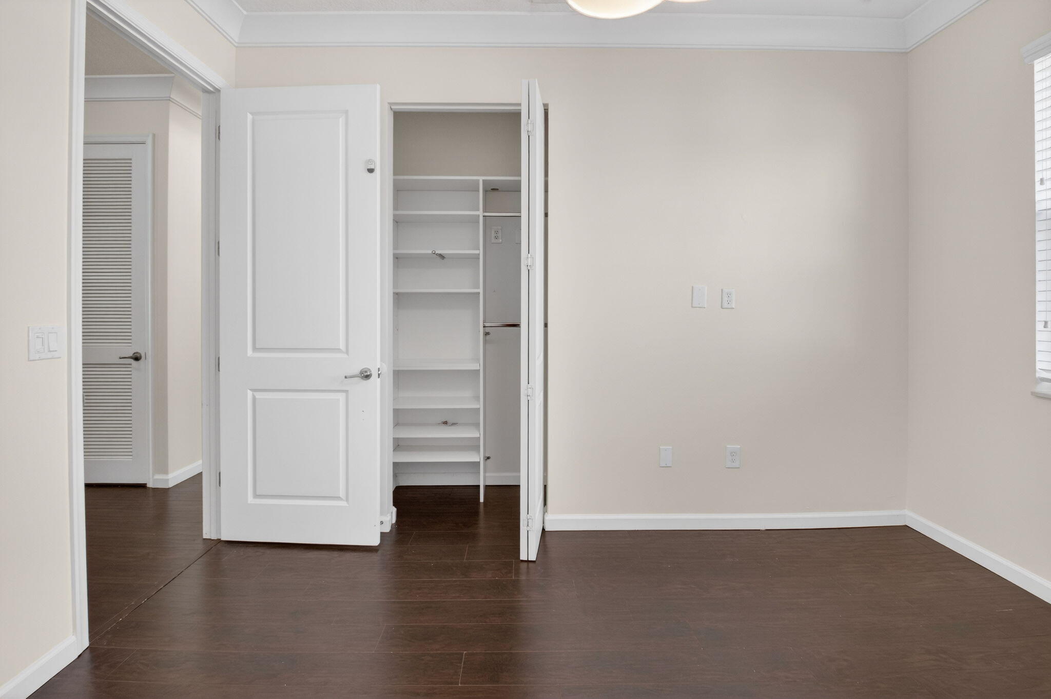 BLUE LAKE TOWNHOMES - Residential Lease