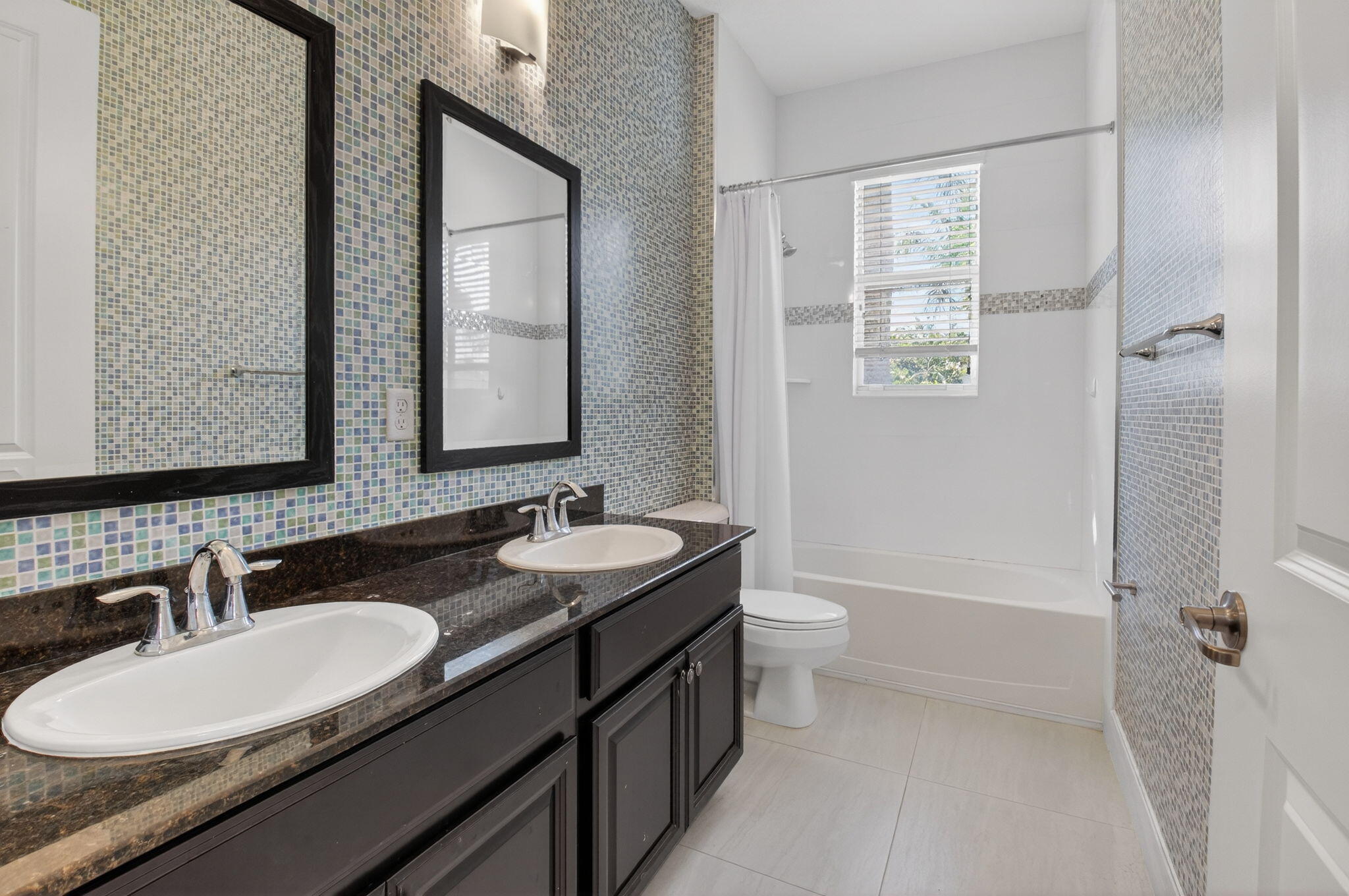 BLUE LAKE TOWNHOMES - Residential Lease