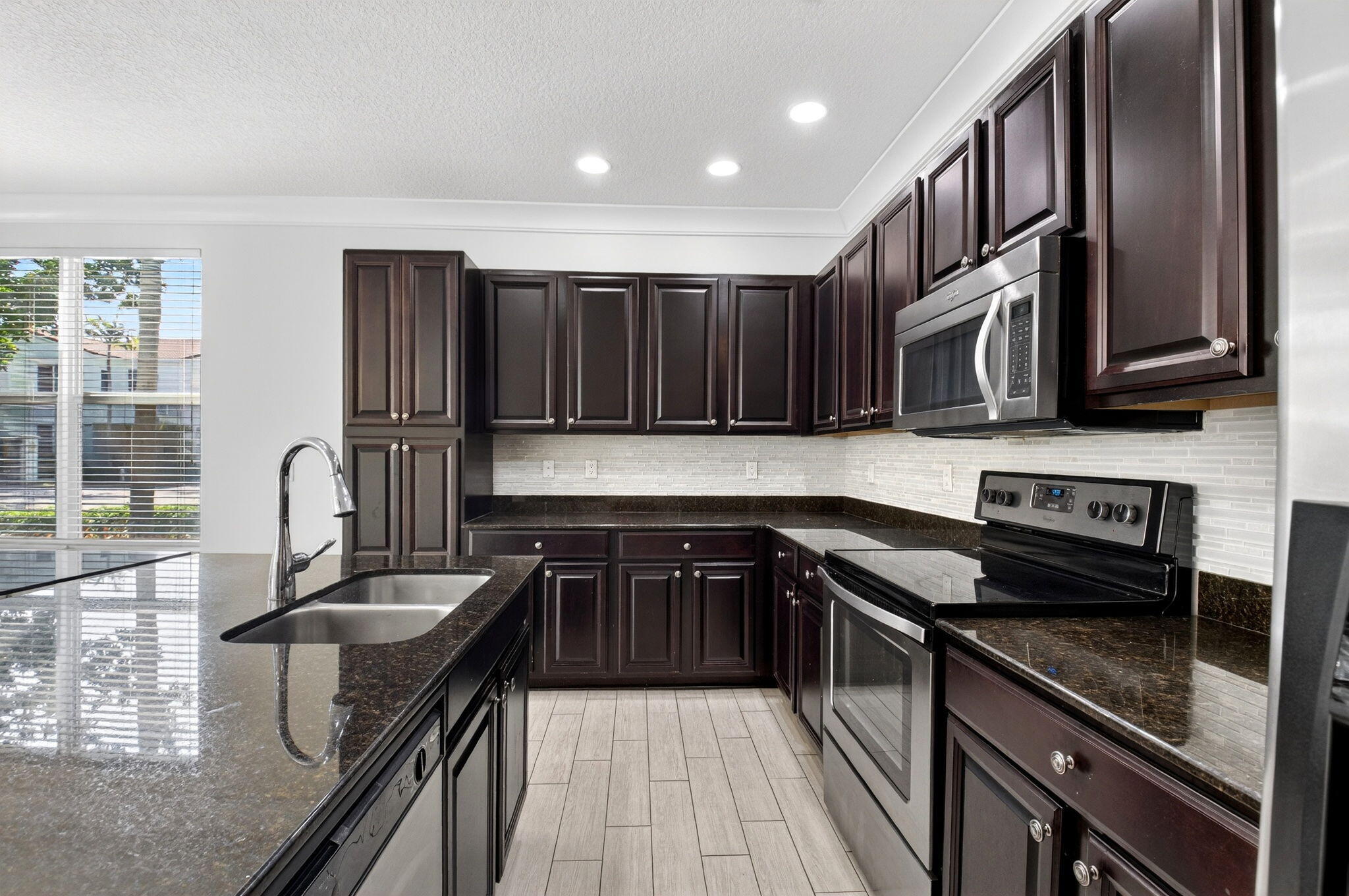 BLUE LAKE TOWNHOMES - Residential Lease