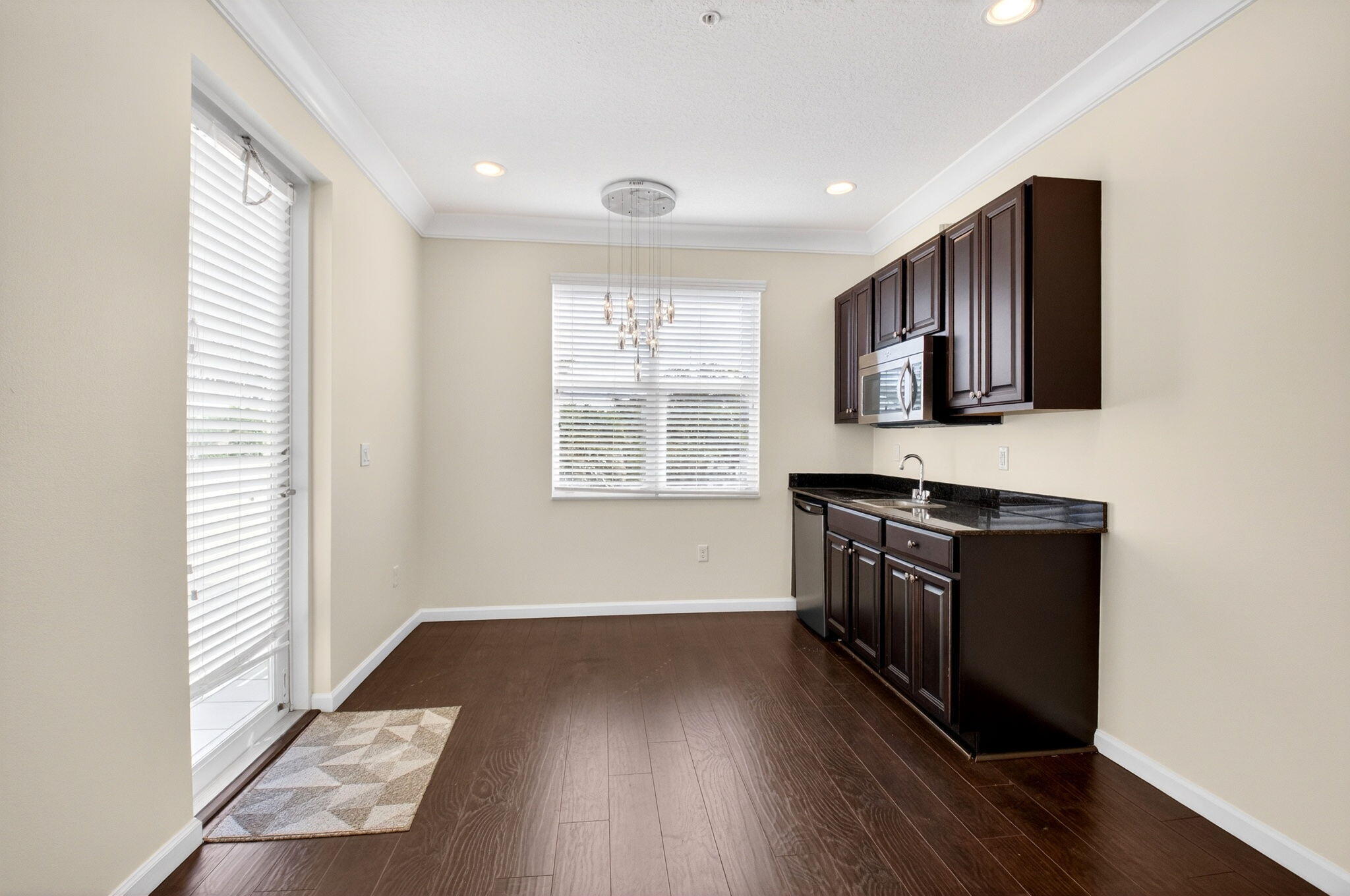 BLUE LAKE TOWNHOMES - Residential Lease