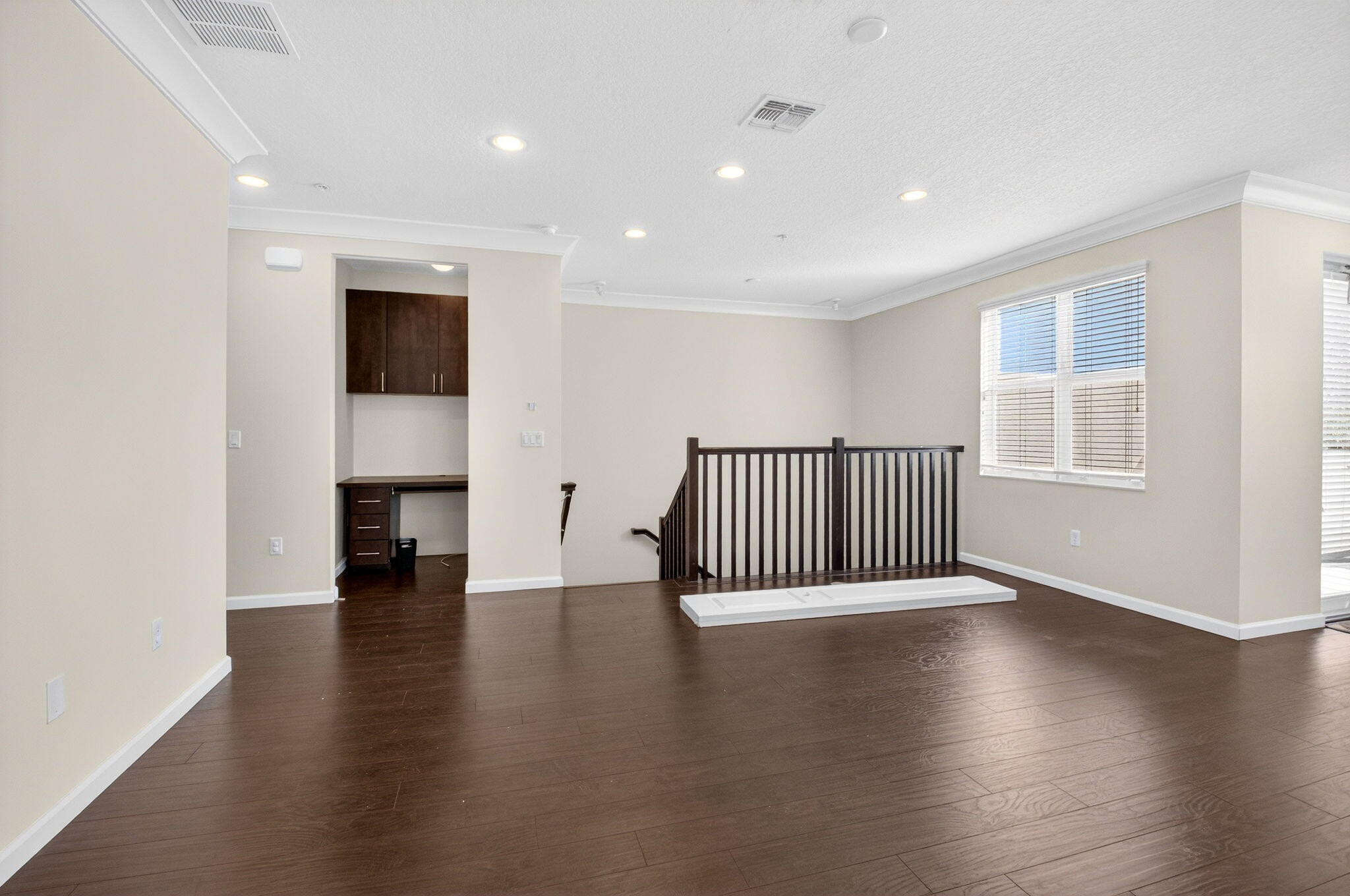 BLUE LAKE TOWNHOMES - Residential Lease