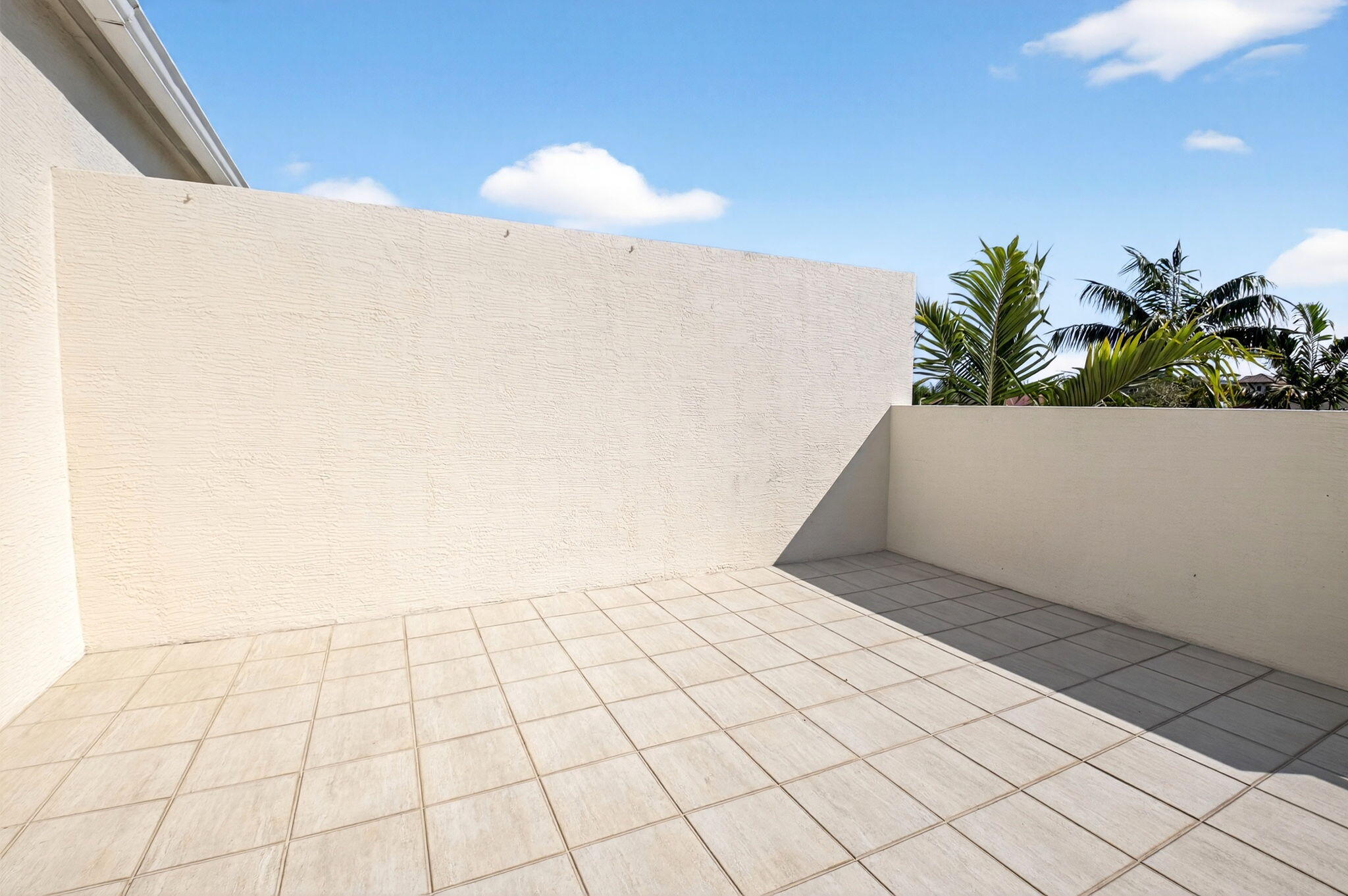 BLUE LAKE TOWNHOMES - Residential Lease