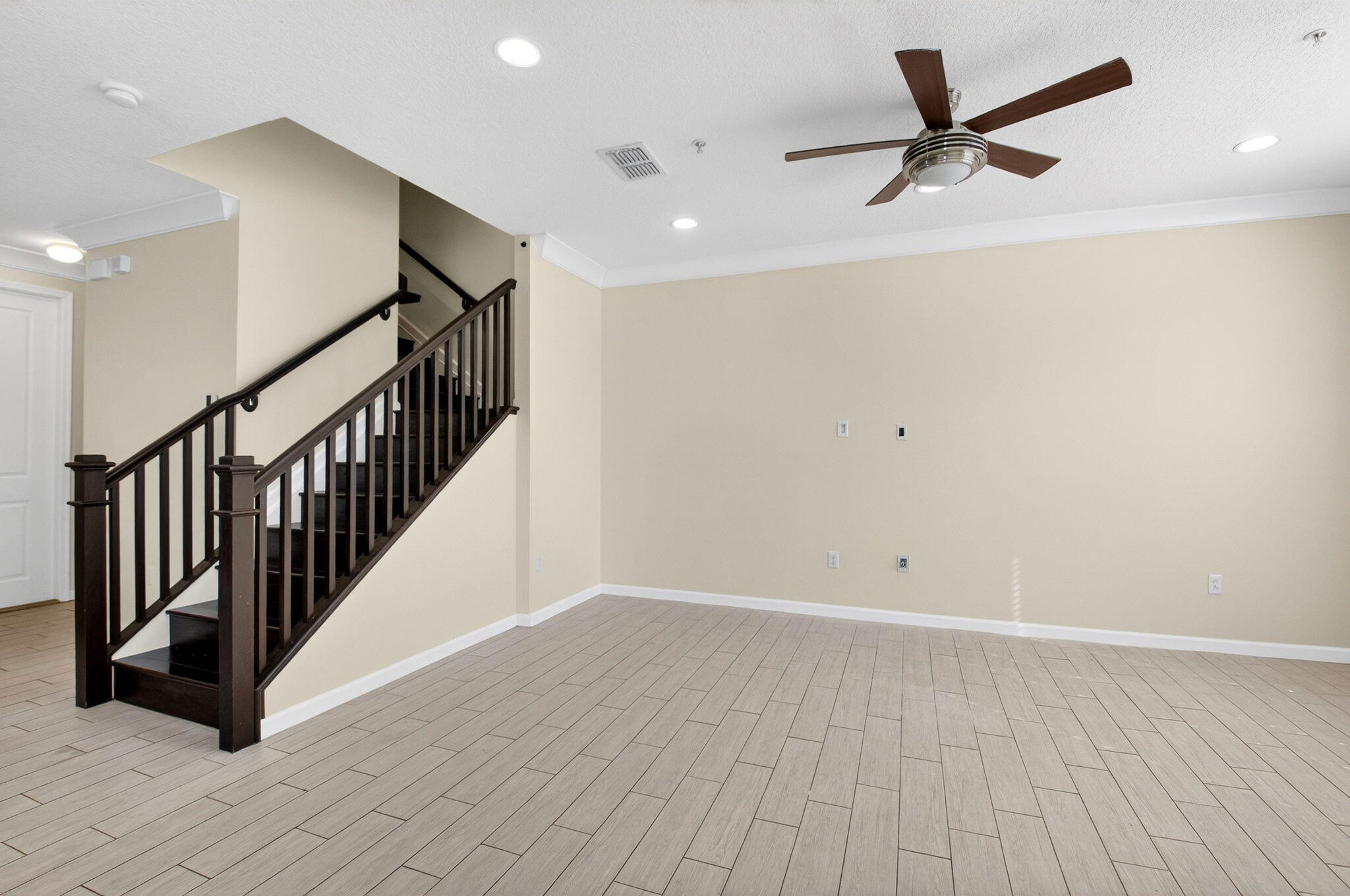 BLUE LAKE TOWNHOMES - Residential Lease