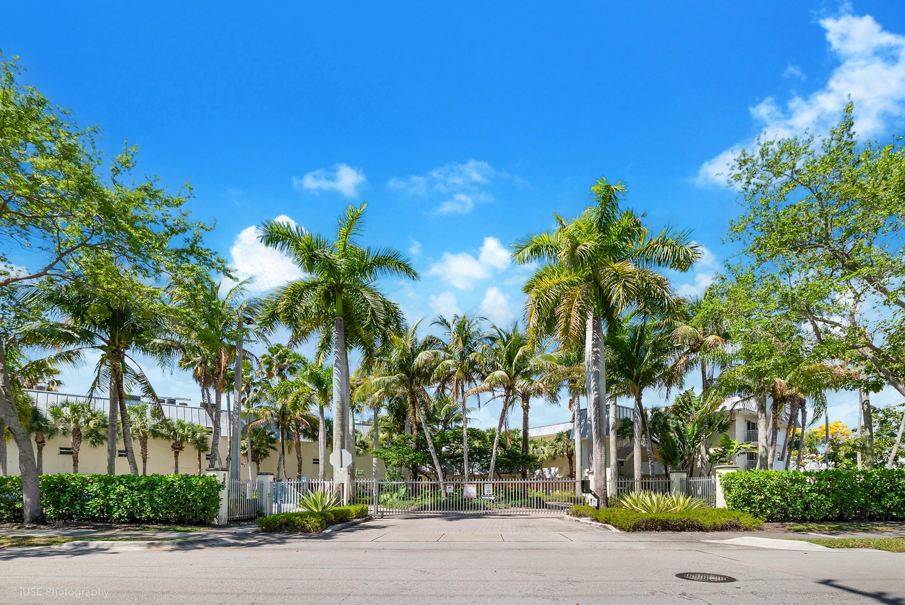 PALMS OF PINECREST CONDO - Residential Lease