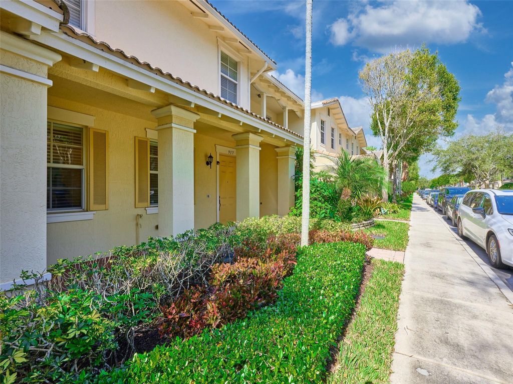 Photo of 917 NW 18th Ave #N/A, Boca Raton, FL 33486 (MLS # F10541542)