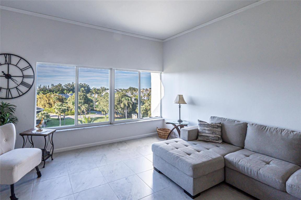 CATAMARAN II - Residential