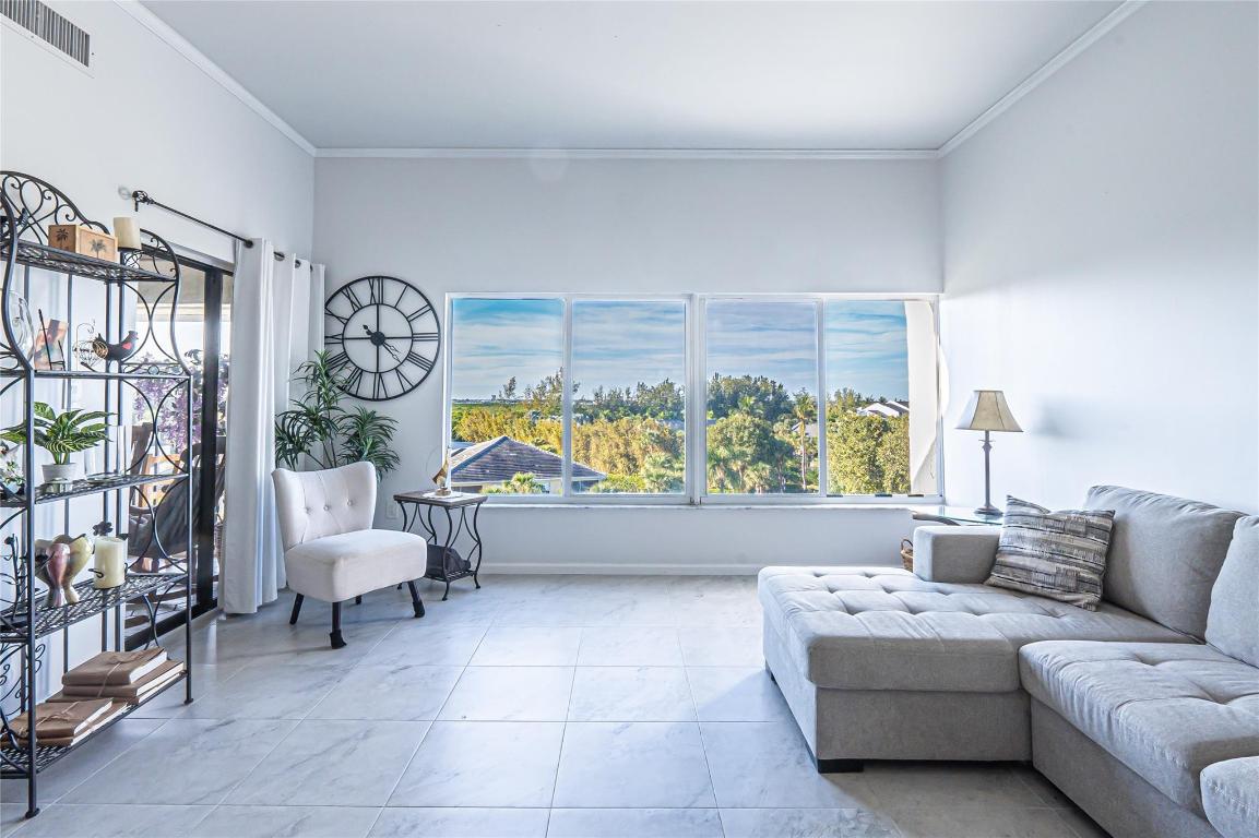 CATAMARAN II - Residential