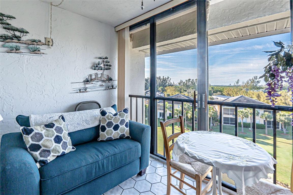 CATAMARAN II - Residential