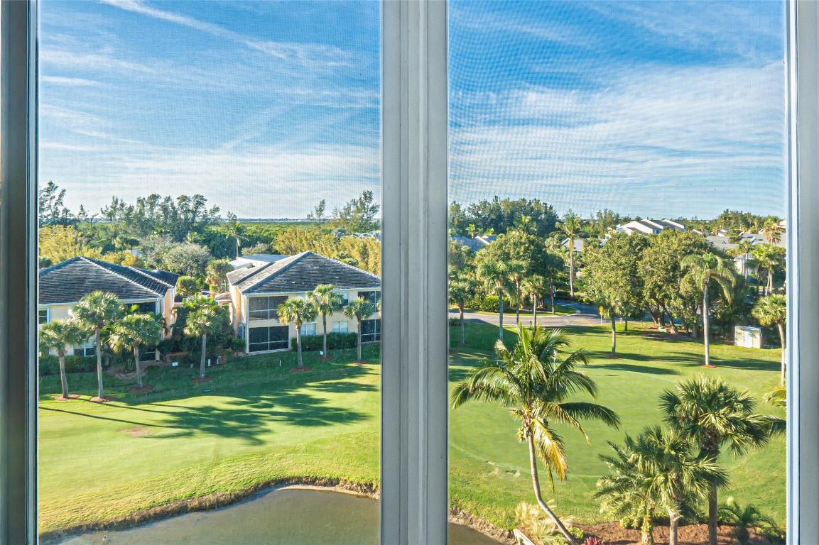 CATAMARAN II - Residential