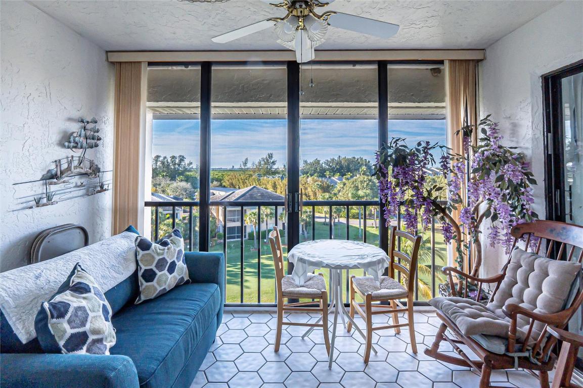 CATAMARAN II - Residential