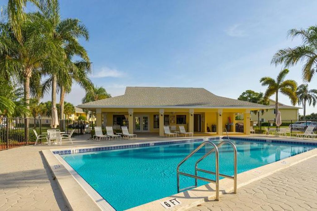 Photo of 1121 Keystone Drive #D, Jupiter, FL 33458 (MLS # R11106023)