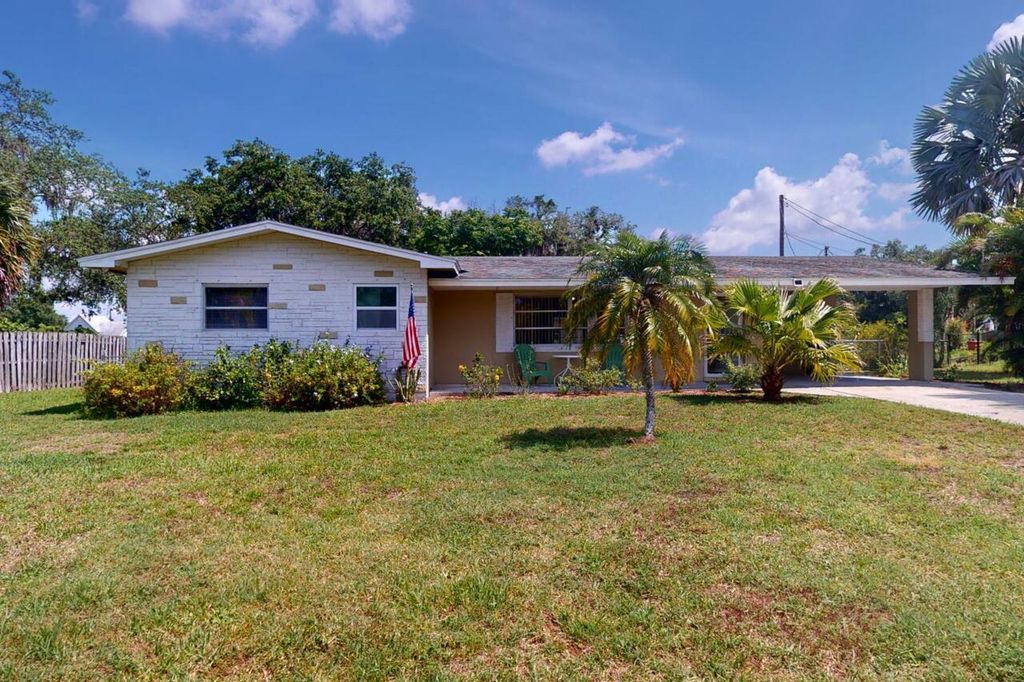 Photo of 1100 Gopher Ridge Road, Fort Pierce, FL 34982 (MLS # R10991929)