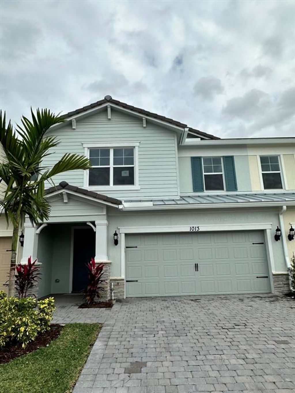 Photo of 1013 Eucalyptus Drive, Hollywood, FL 33021 (MLS # R10875457)
