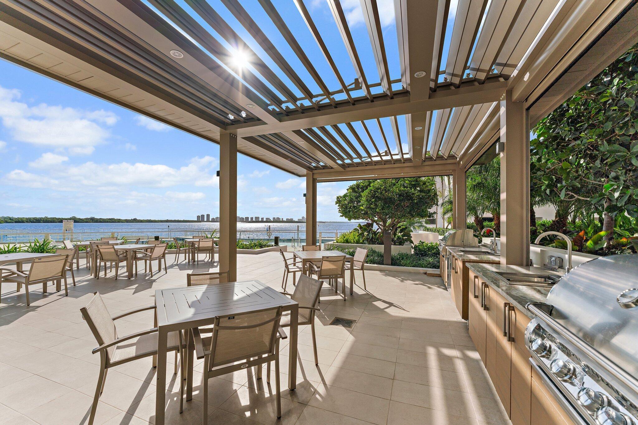 OLD PORT COVE LAKE POINT - Residential