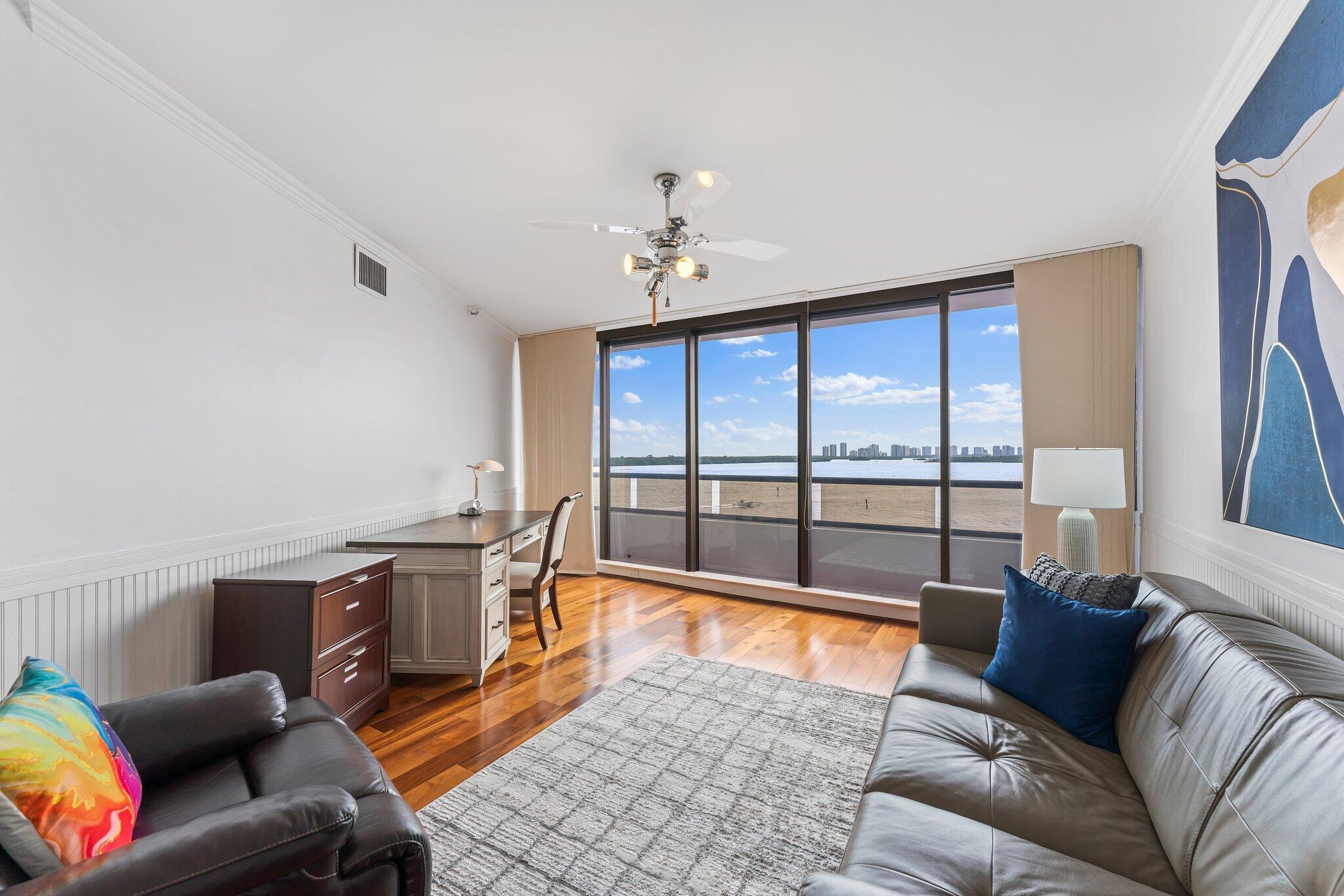 OLD PORT COVE LAKE POINT TOWER CONDO - Residential