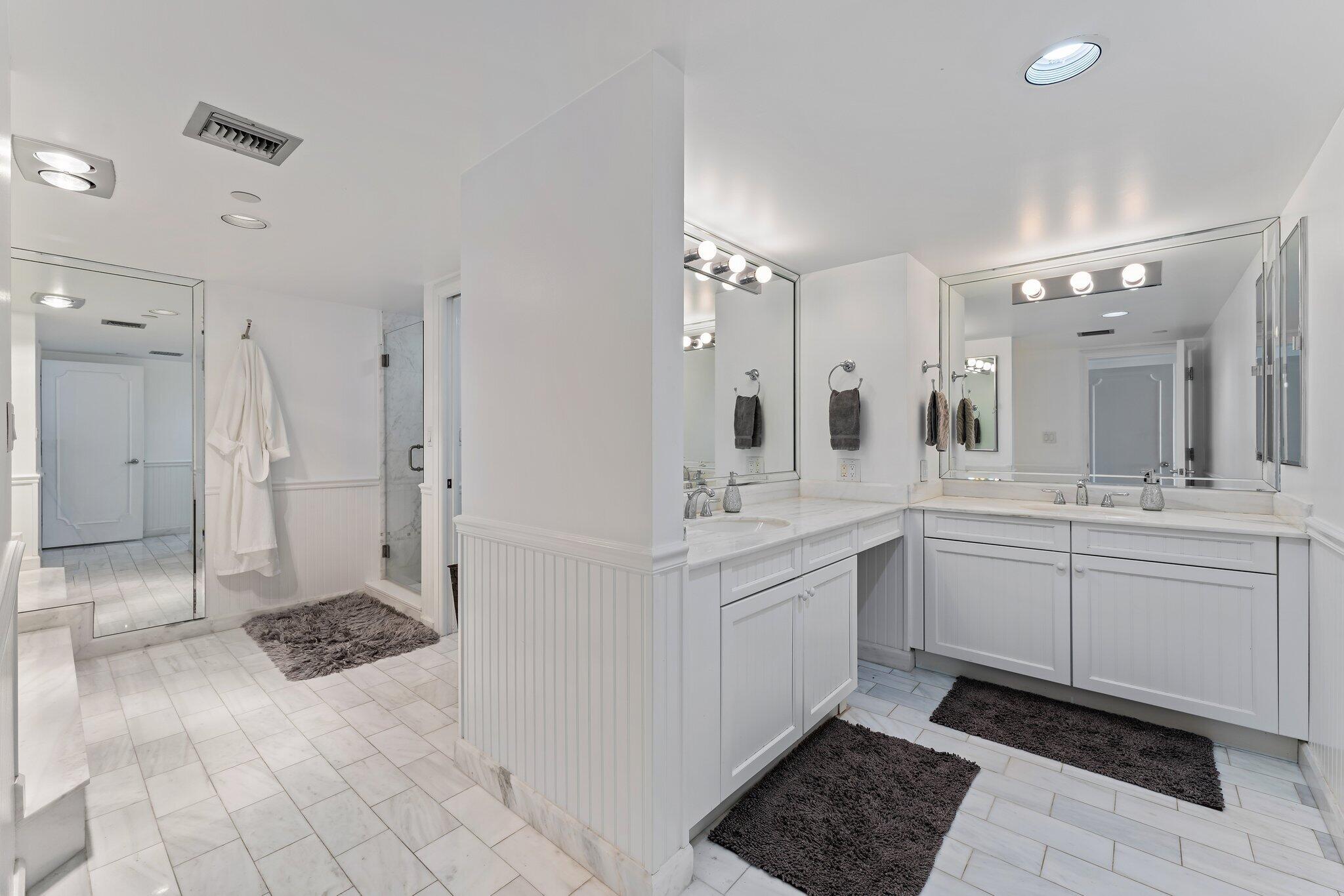 OLD PORT COVE LAKE POINT TOWER CONDO - Residential