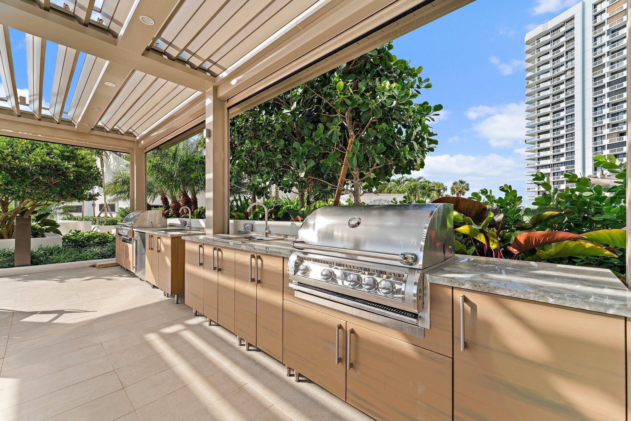 OLD PORT COVE LAKE POINT - Residential