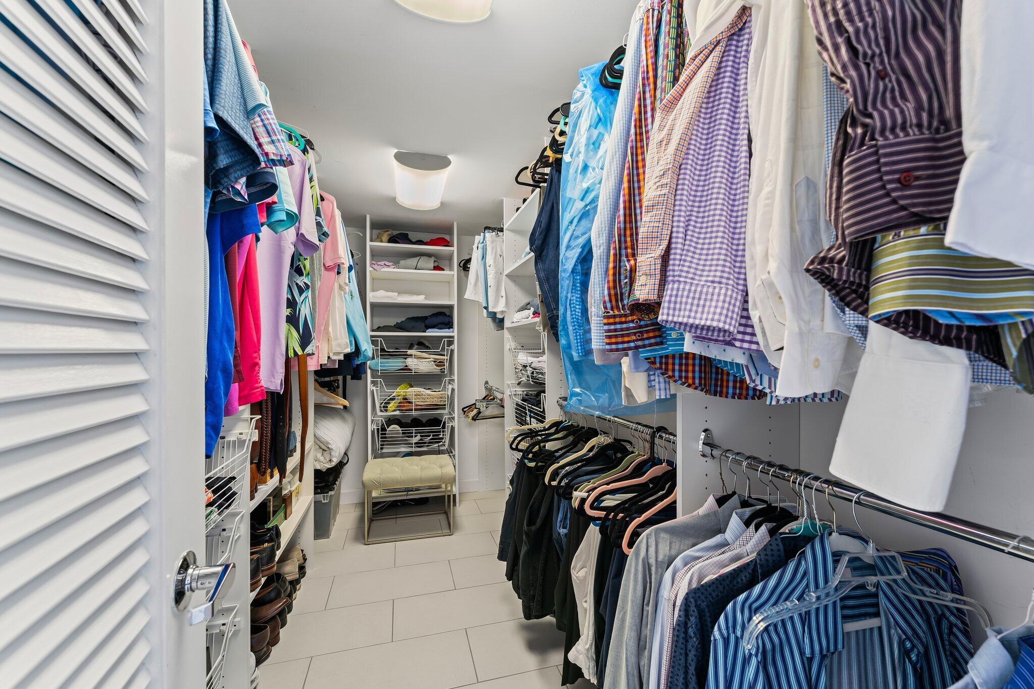 OLD PORT COVE LAKE POINT TOWER CONDO - Residential