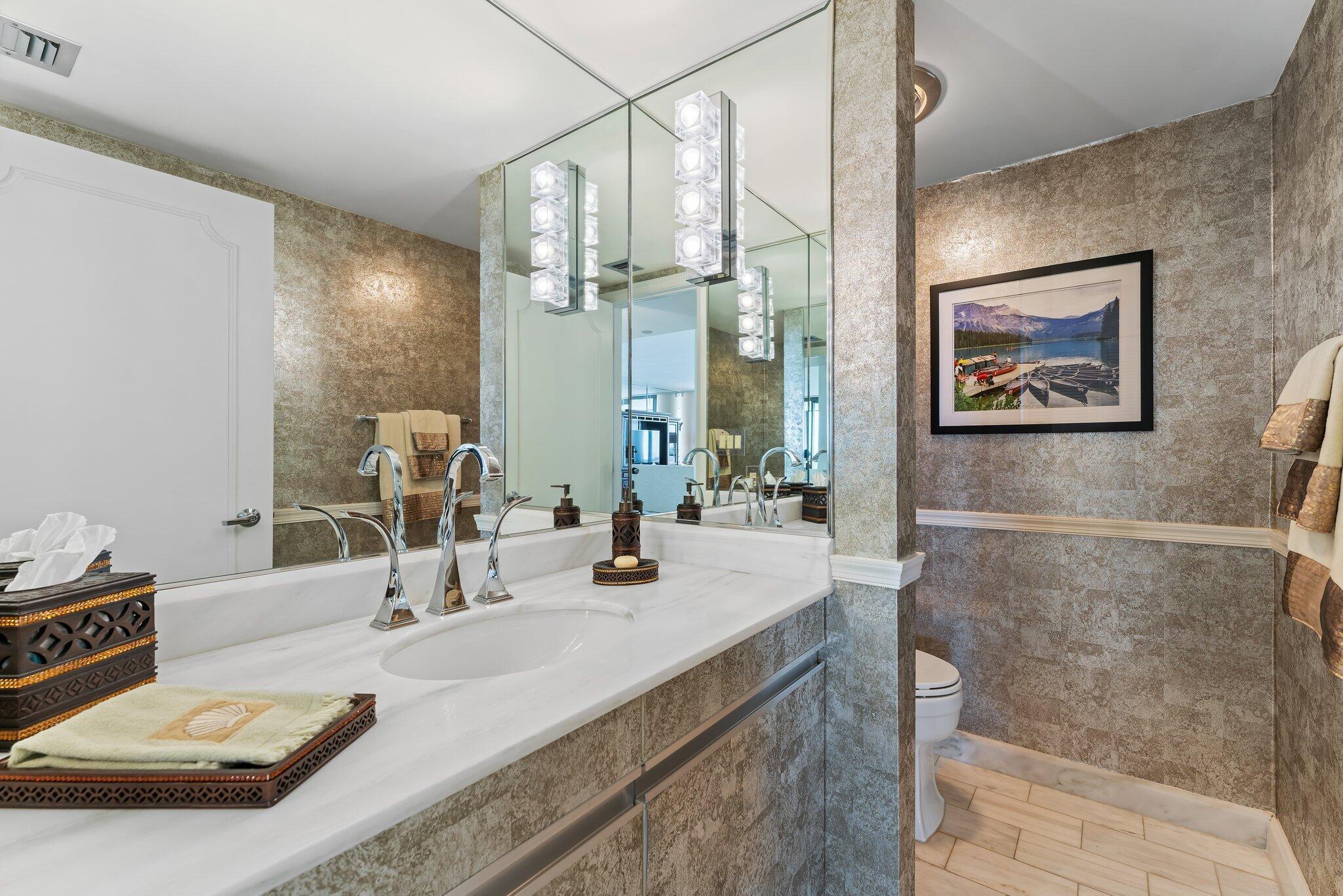 OLD PORT COVE LAKE POINT - Residential