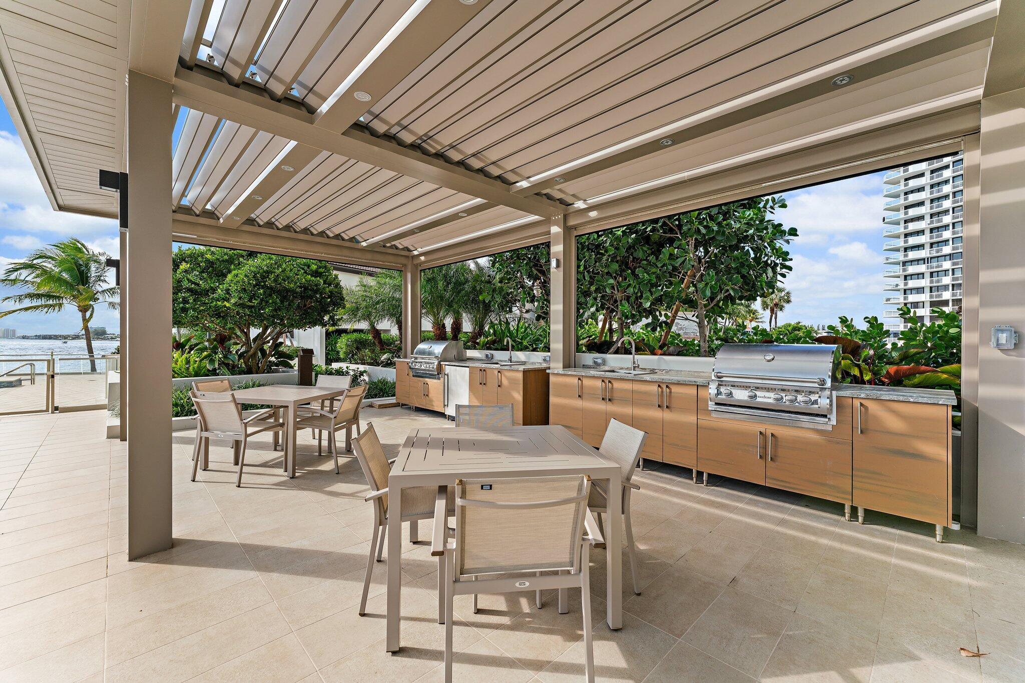 OLD PORT COVE LAKE POINT - Residential