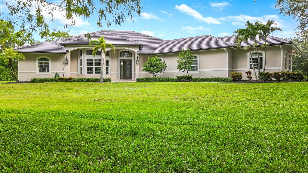 Photo of 2885 SE Ranch Acres Circle, Jupiter, FL 33478 (MLS # R10913104)