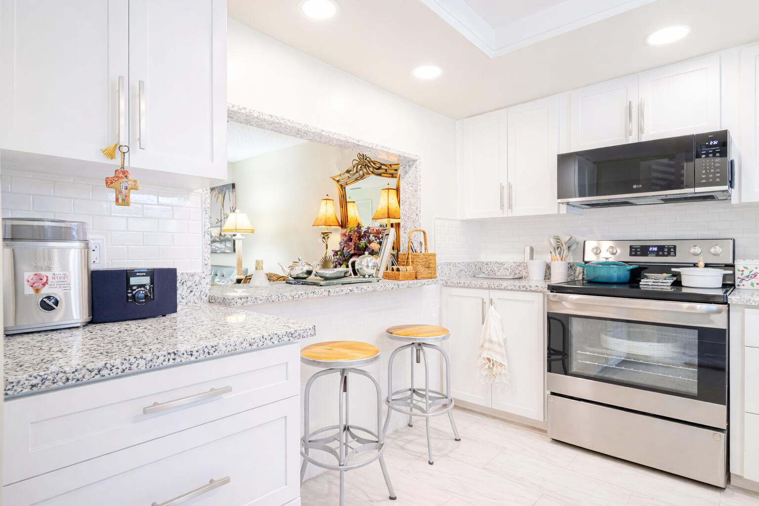 OAK PARK TERRACE UNITS 1-16 - Residential