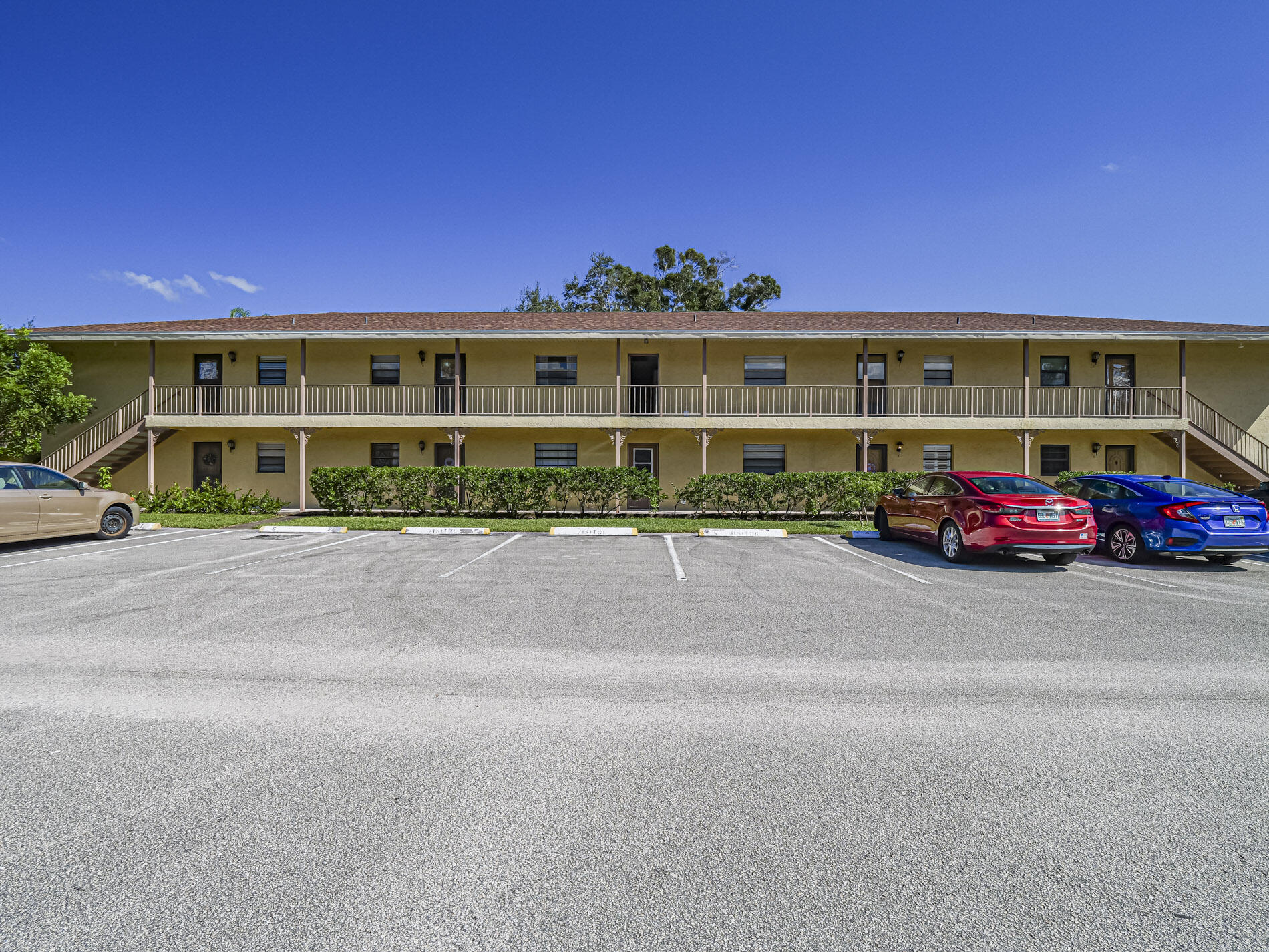 OAK PARK TERRACE UNITS 1-16 - Residential