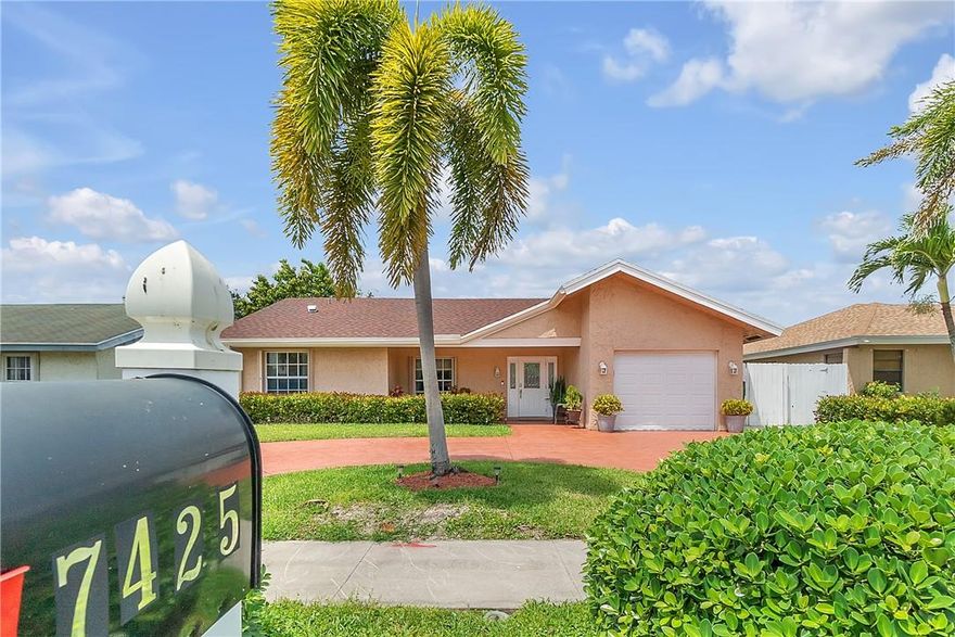Spacious and beautifully furnished 4-bedroom, 2-bath home in North Lauderdale with stunning lake views and tons of natural light. Open layout, modern finishes, and plenty of room to relax or entertain. Just bring your suitcase—this home is move-in ready!