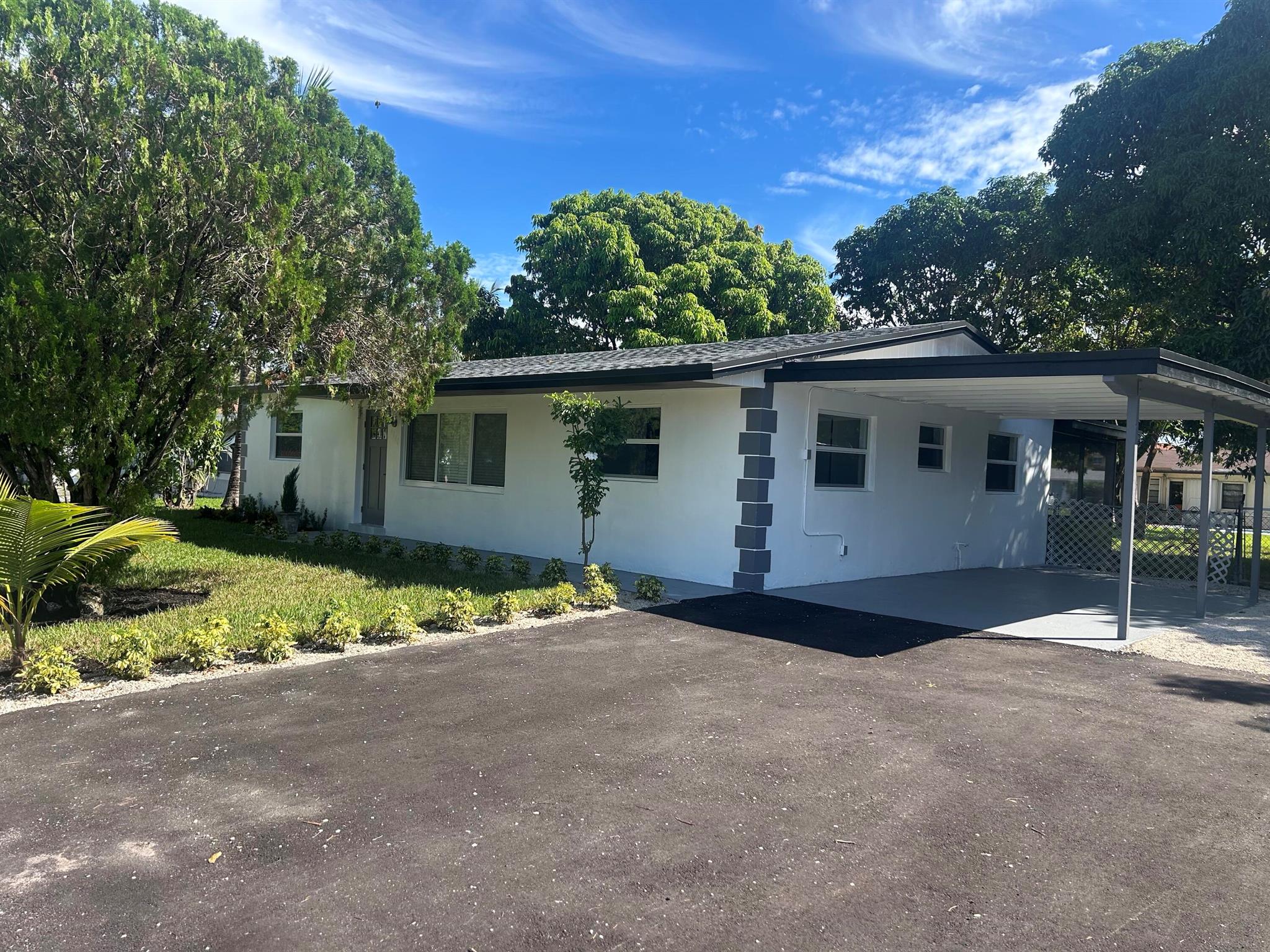View photos, virtual tours, details... 4040 NE 4th. Avenue