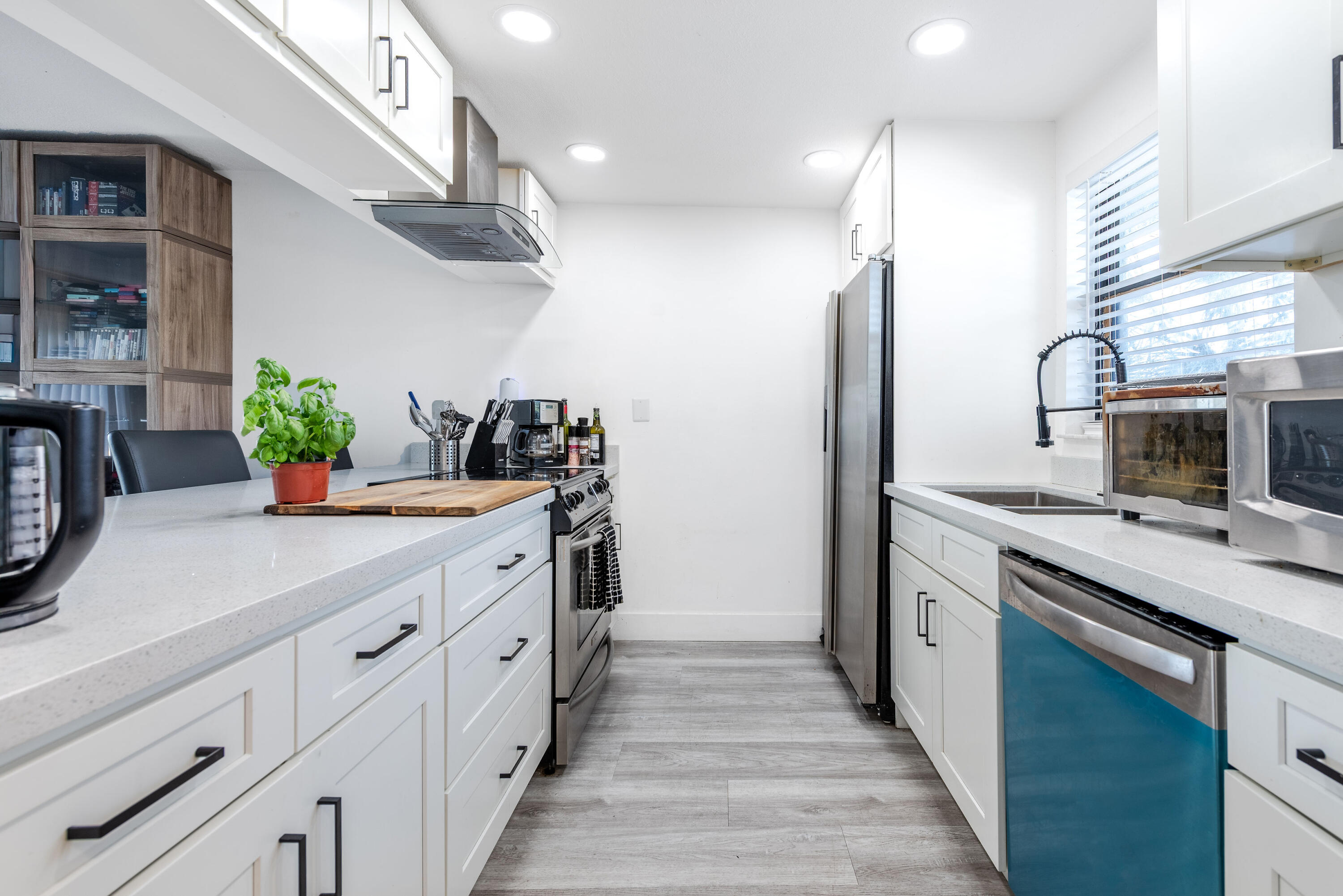 PRESIDENTIAL GOLFVIEW CONDO - Residential