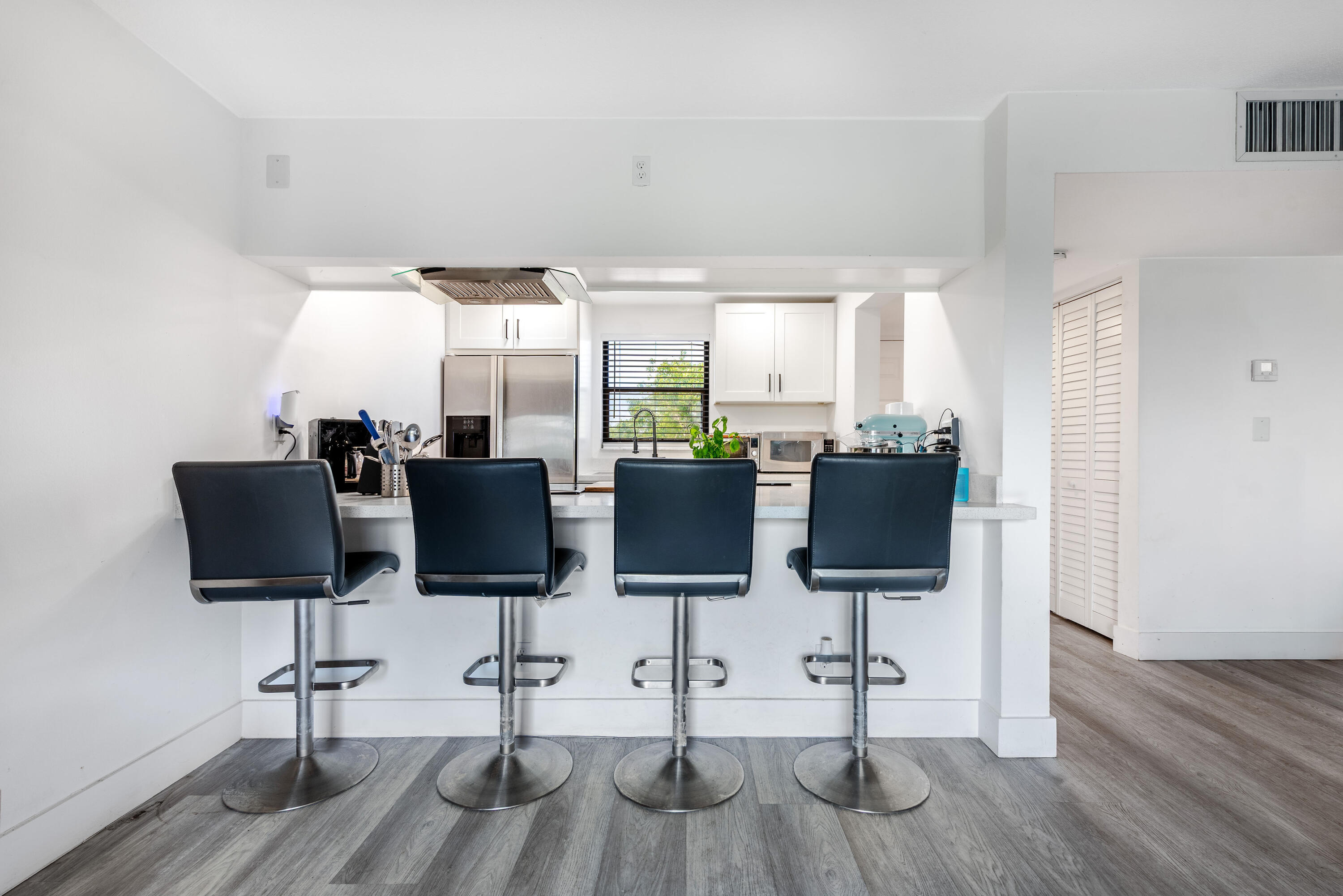 PRESIDENTIAL GOLFVIEW CONDO - Residential