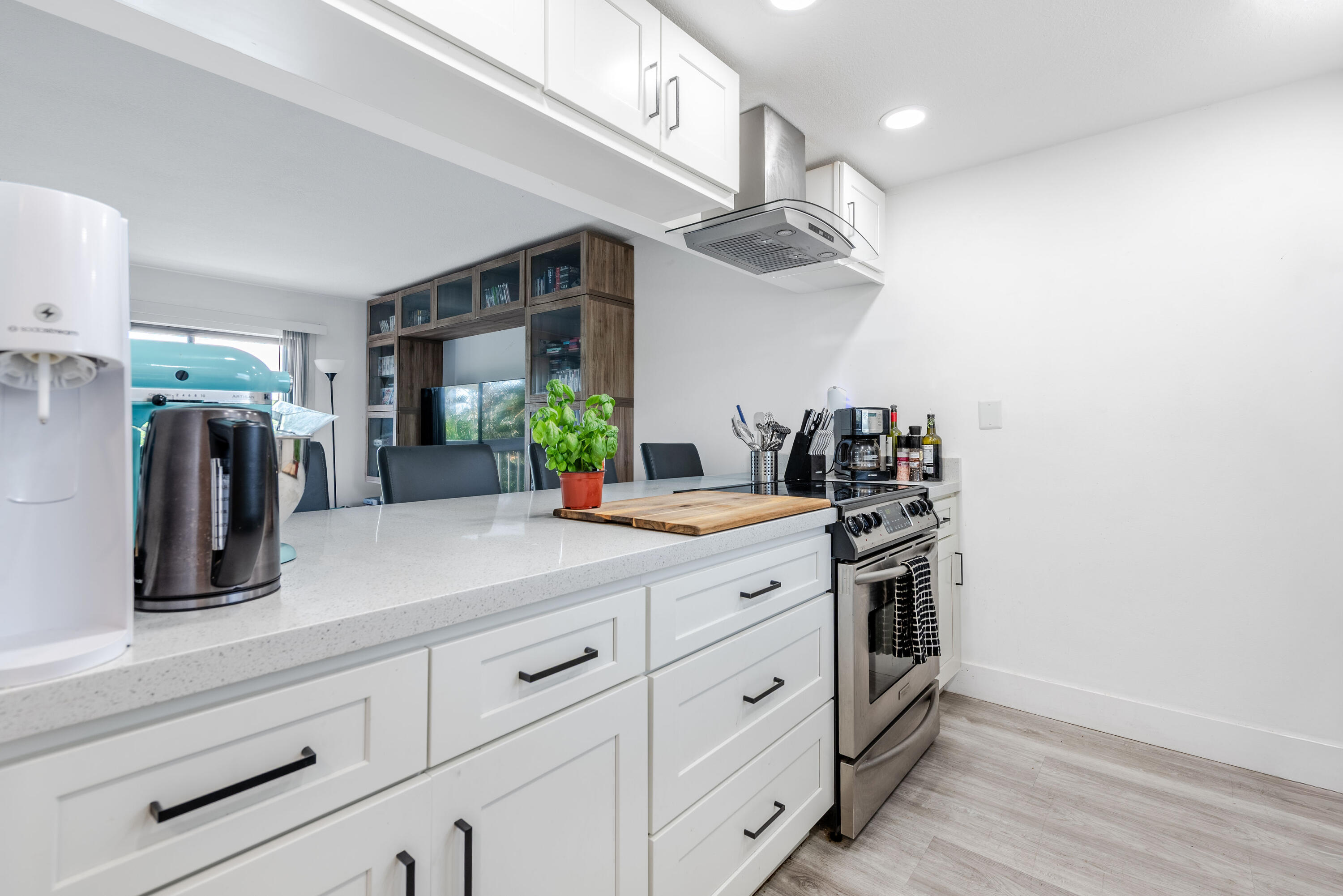 PRESIDENTIAL GOLFVIEW CONDO - Residential