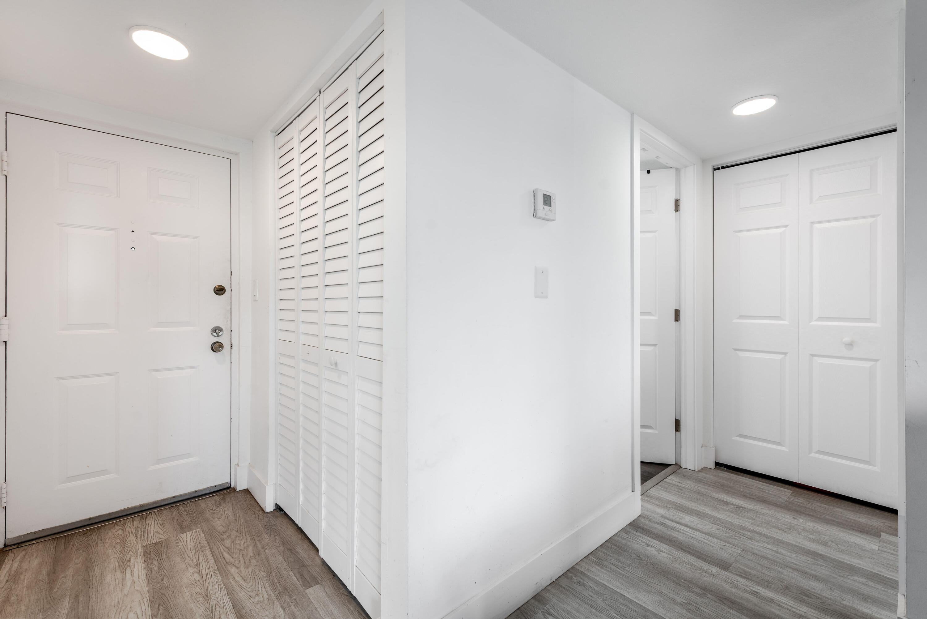 PRESIDENTIAL GOLFVIEW CONDO - Residential