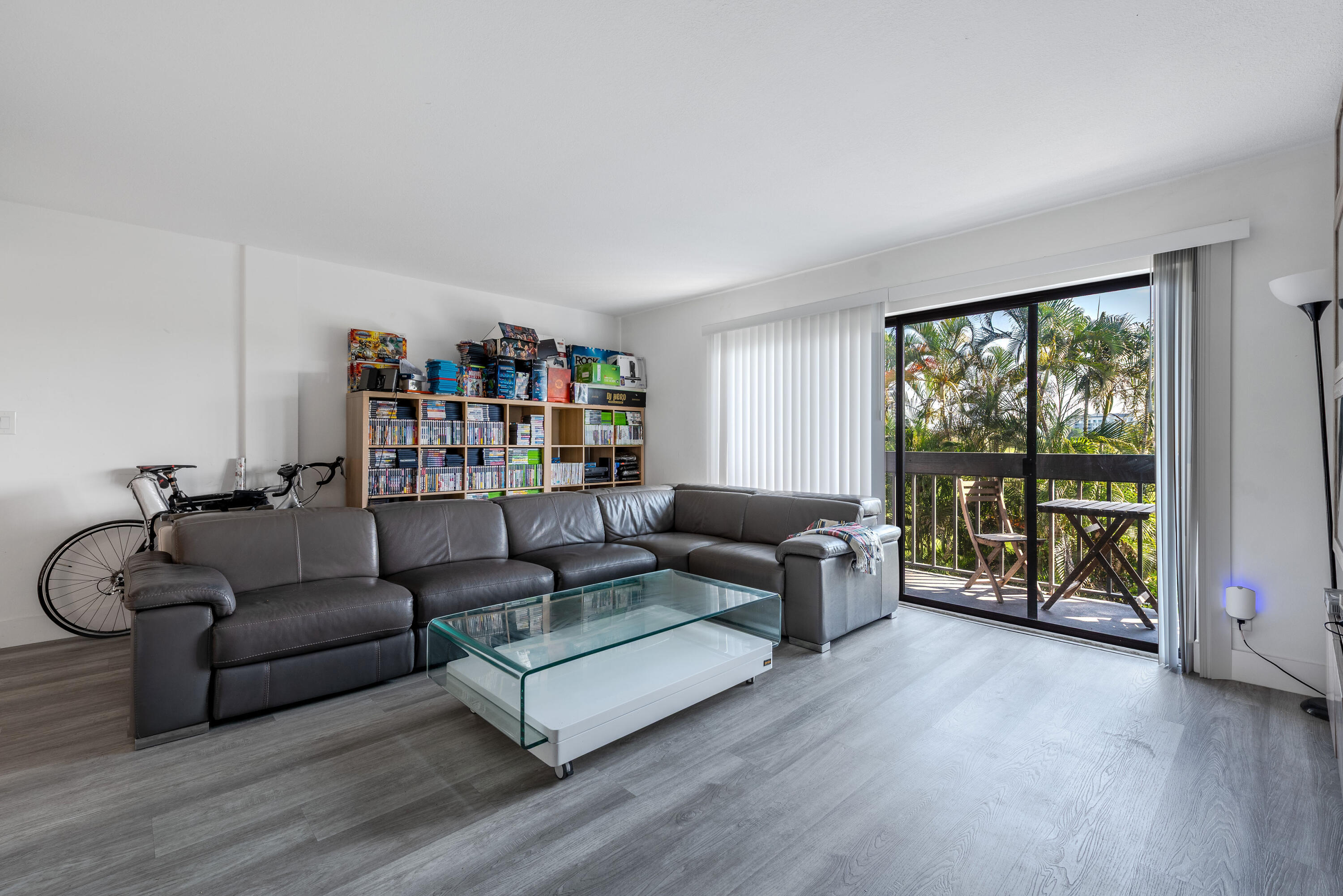 PRESIDENTIAL GOLFVIEW CONDO - Residential