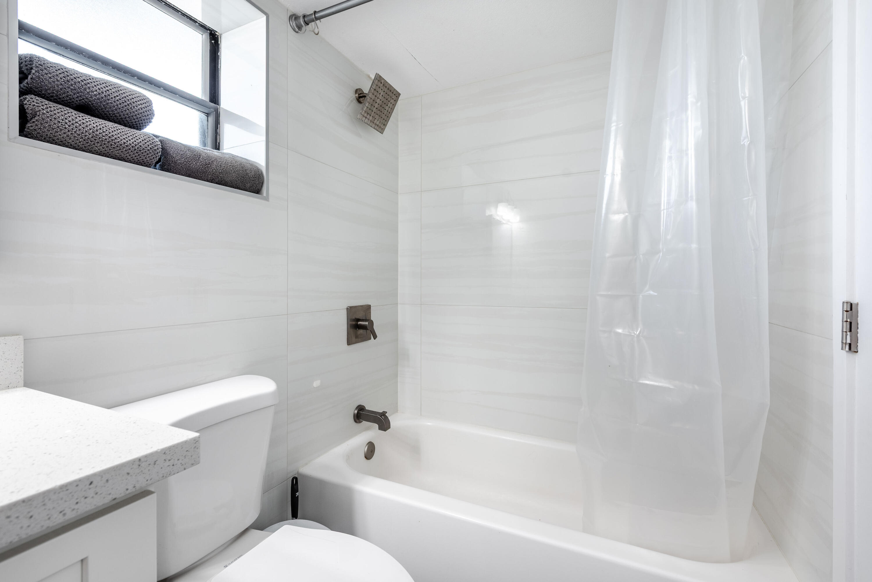 PRESIDENTIAL GOLFVIEW CONDO - Residential