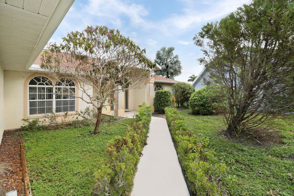 Photo of 1123 SW Oak Hollow Court, Palm City, FL 34990 (MLS # R10972678)
