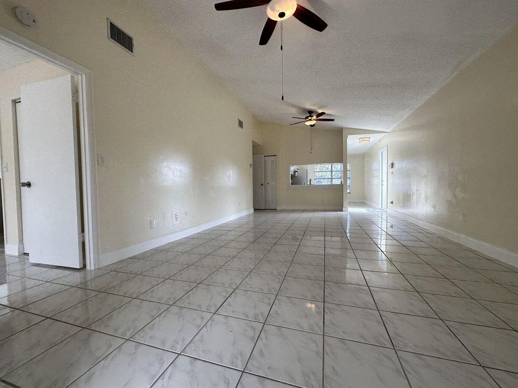 Photo of 1490 Summit Run Circle, West Palm Beach, FL 33415 (MLS # R11167318)