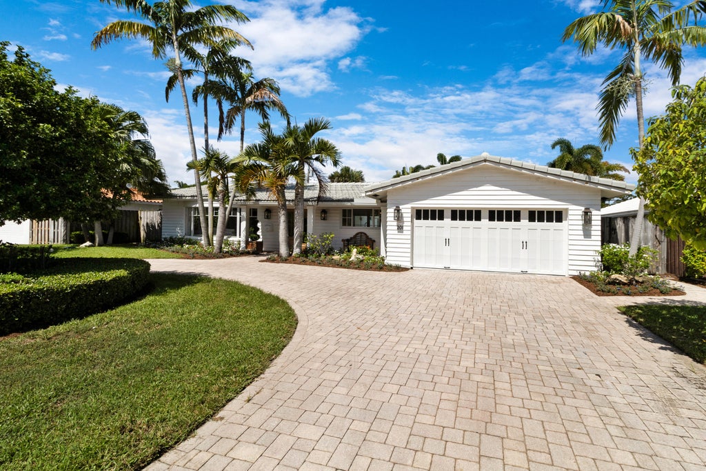 Photo of 4201 NE 29TH Avenue, Fort Lauderdale, FL 33308 (MLS # B26064484)