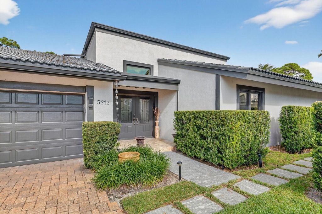 Photo of 5212 Foxpointe Circle SE, Delray Beach, FL 33445 (MLS # R11147209)