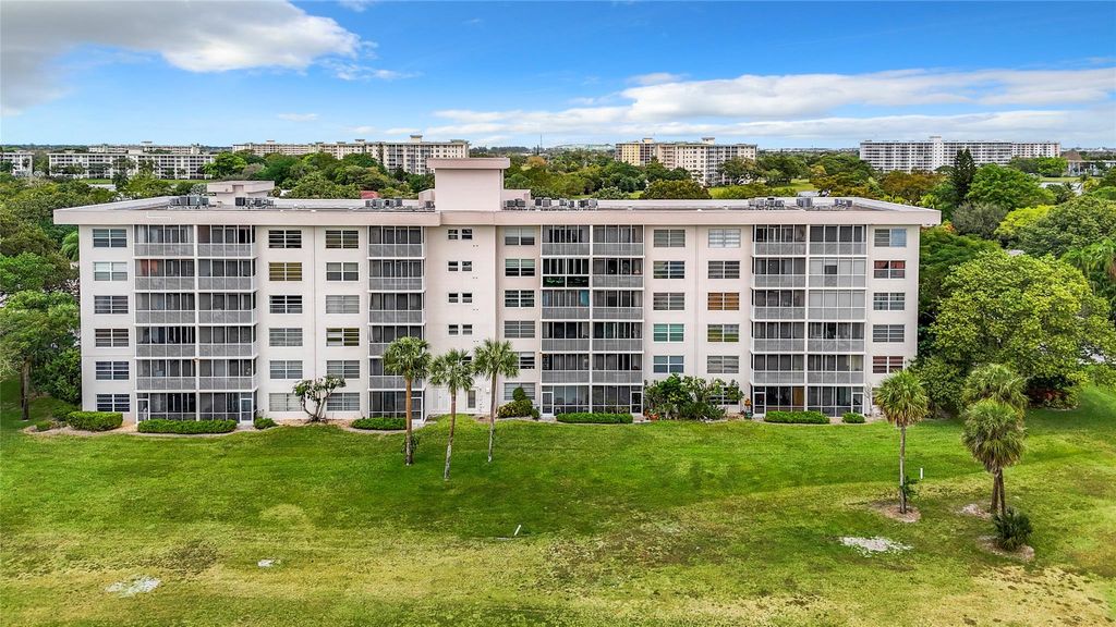 Photo of 3000 Palm Aire Drive #607, Pompano Beach, FL 33069 (MLS # F10410432)