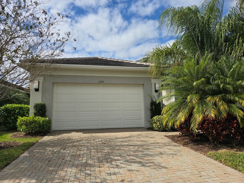 Photo of 11932 SW Chestnut Grove Drive, Port Saint Lucie, FL 34987 (MLS # F10550418)