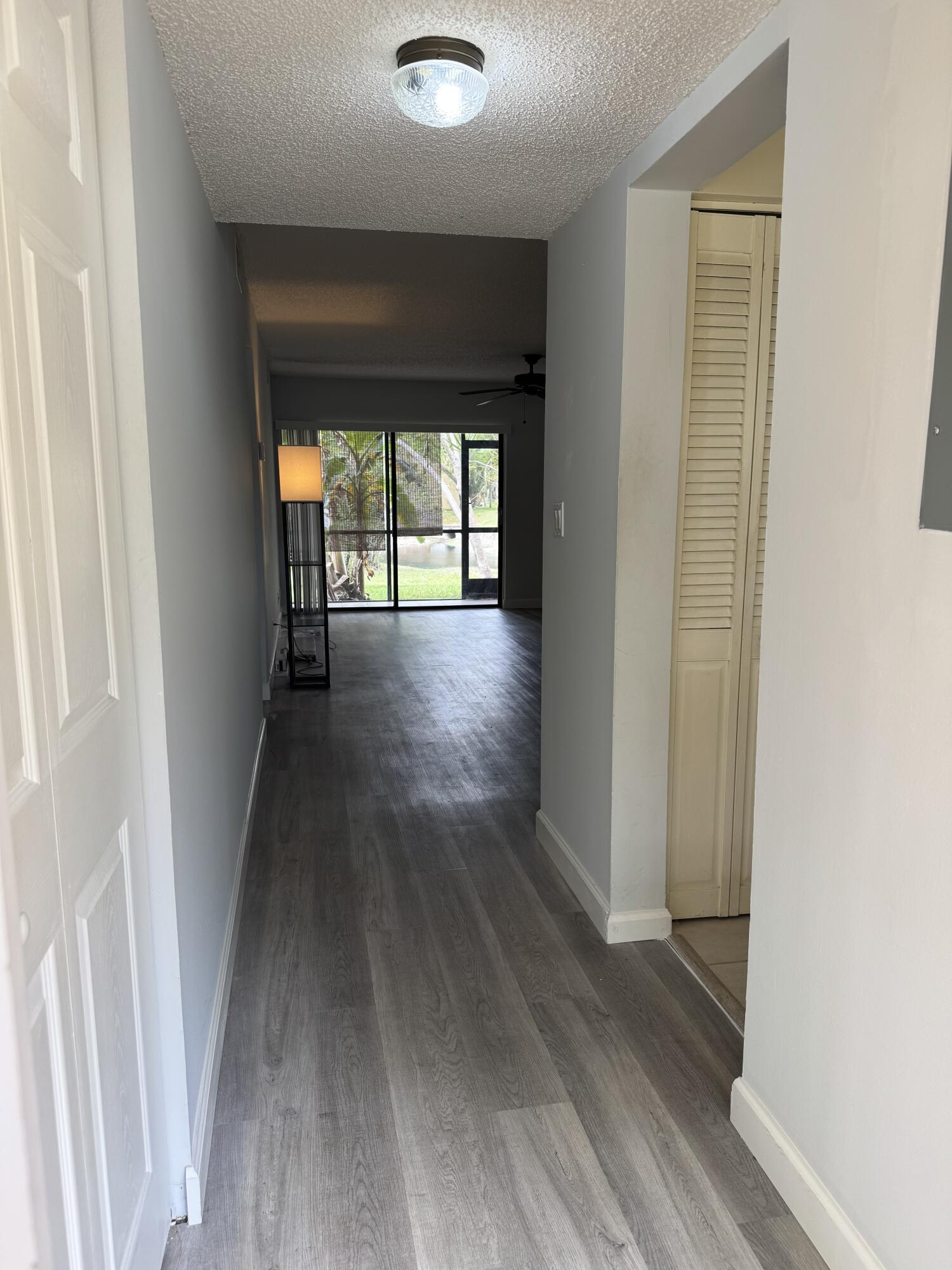 View photos, virtual tours, details... 912 SW 9th St Circle SW 101