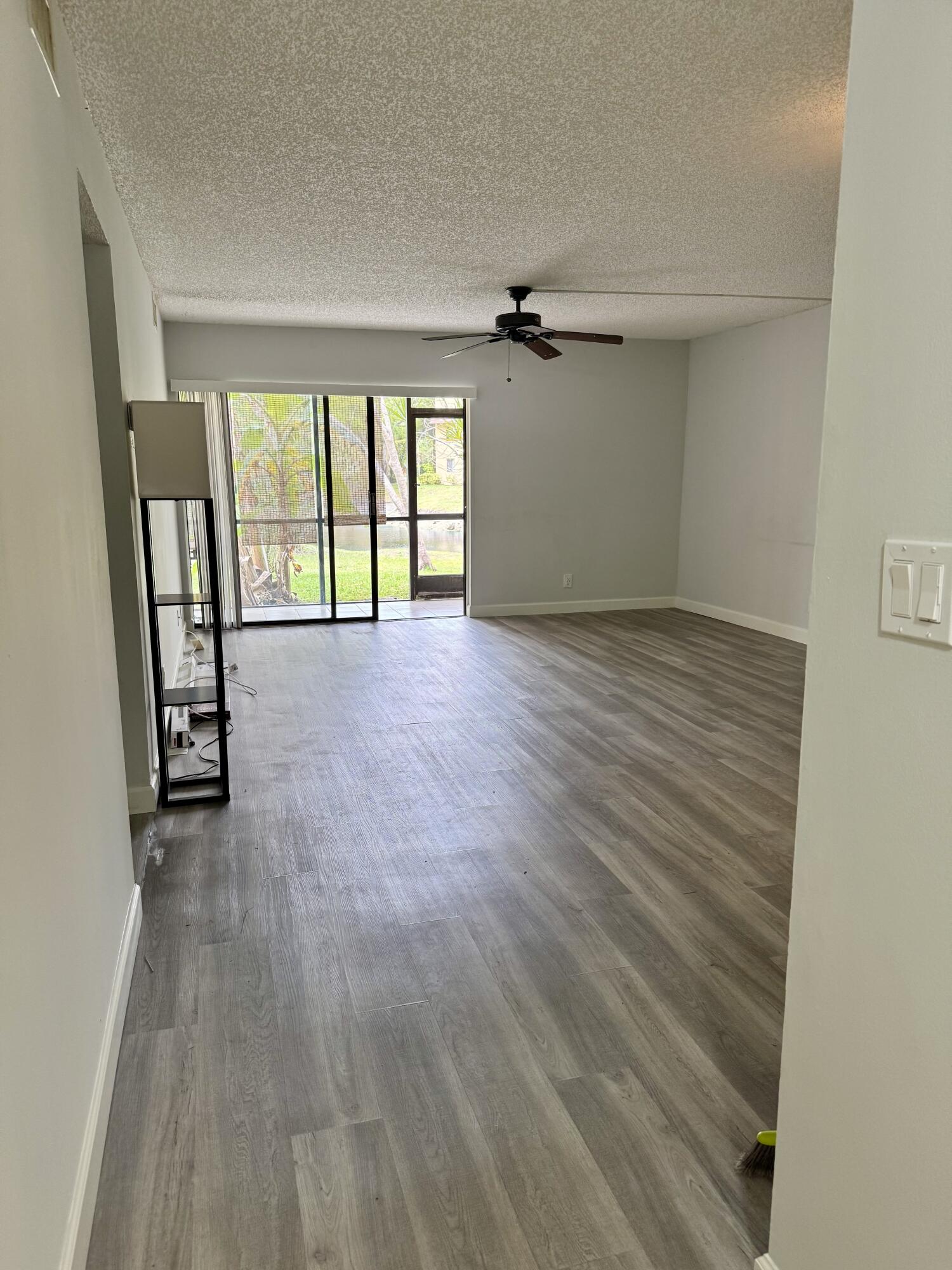 View photos, virtual tours, details... 912 SW 9th St Circle SW 101