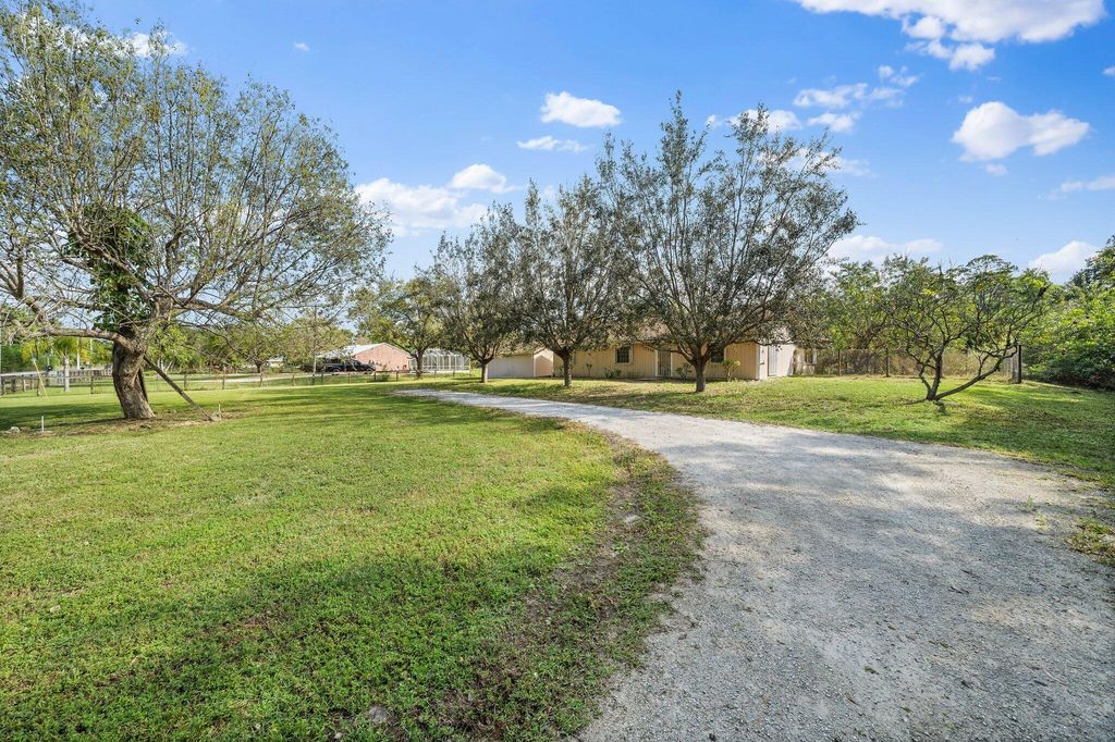 Photo of 17296 130th Avenue N, Jupiter, FL 33478 (MLS # R10869246)