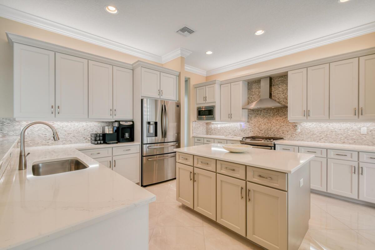 Valencia Cay - Residential
