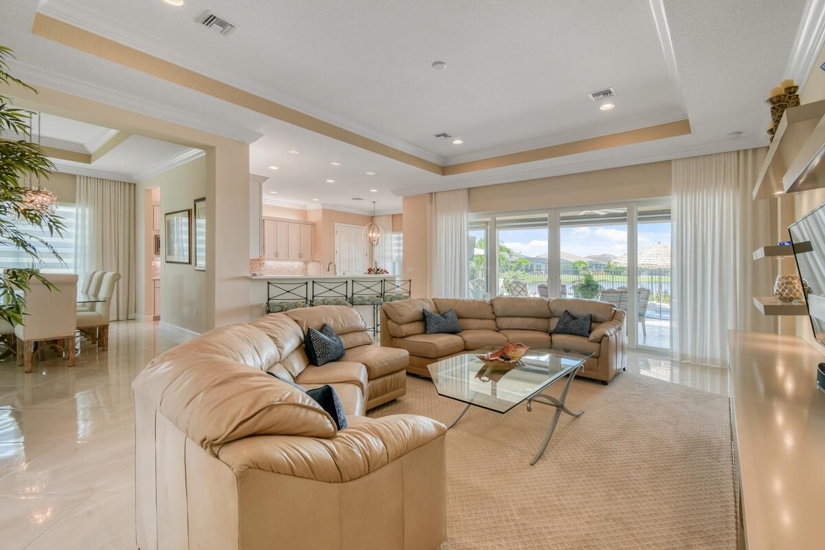 Valencia Cay - Residential
