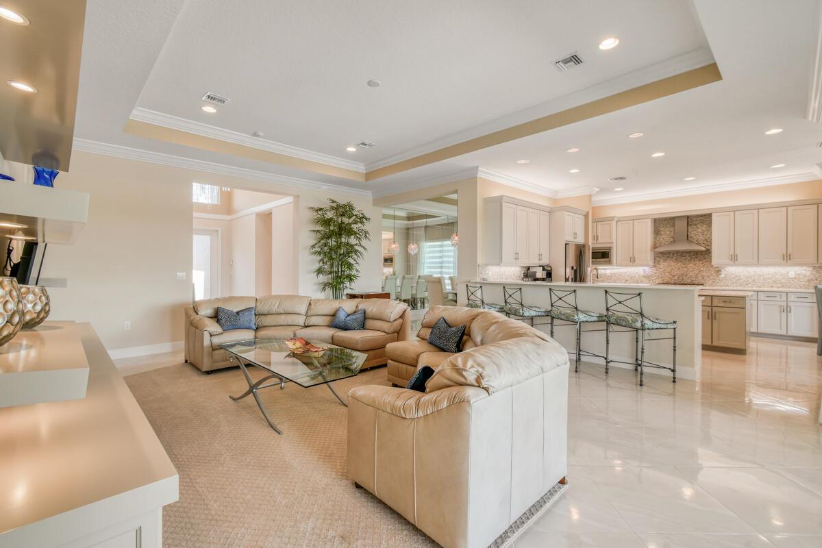Valencia Cay - Residential
