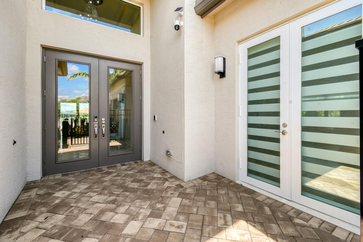 Valencia Cay - Residential