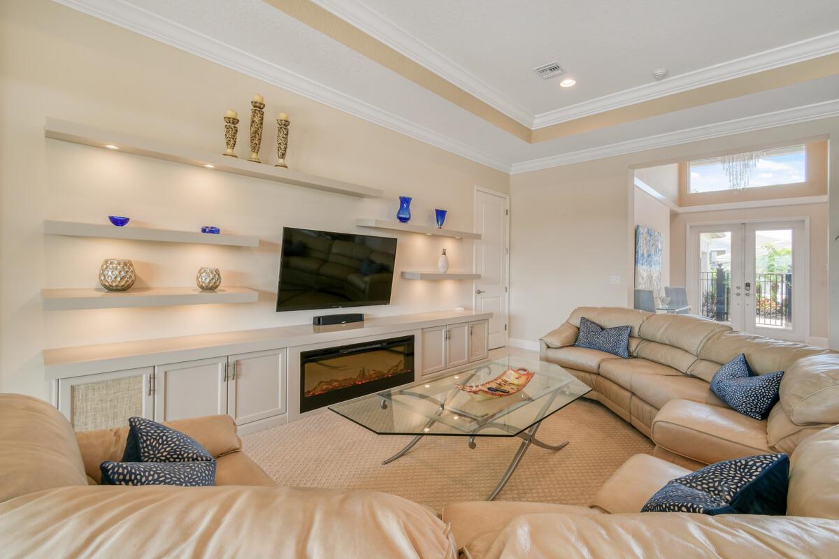 Valencia Cay - Residential